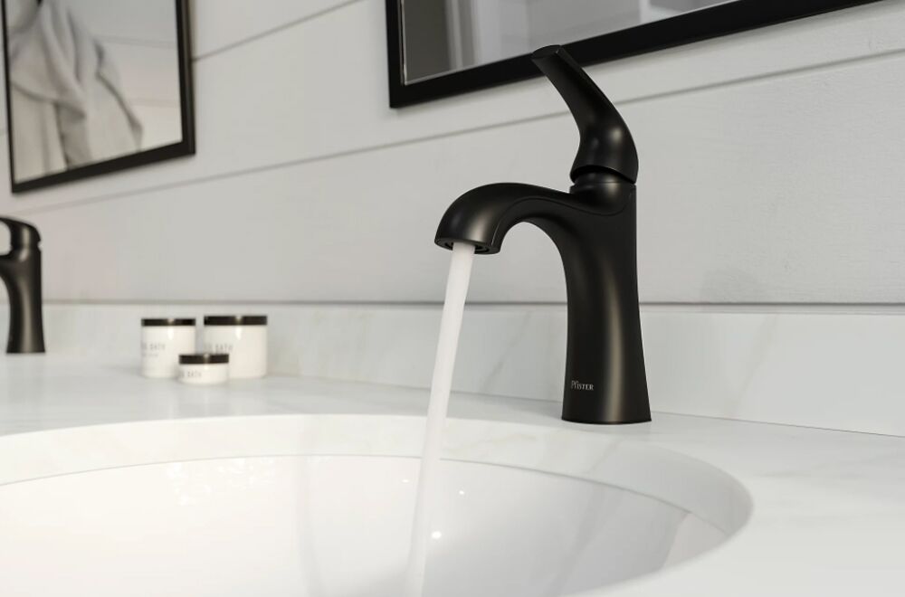 Pfister Rancho 1 Handle Lavatory Faucet - Image 30