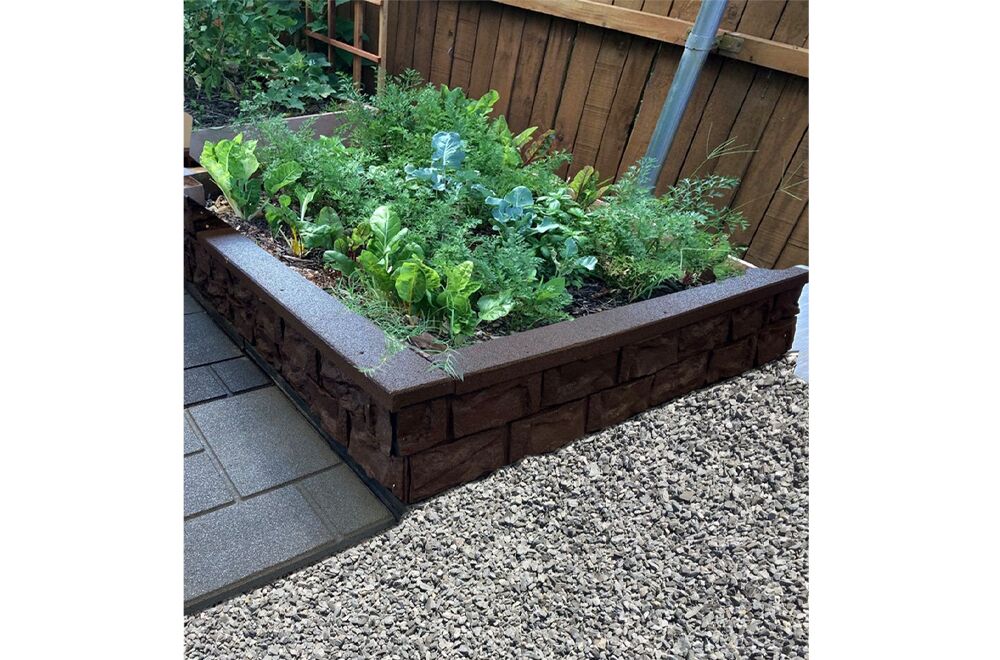 Shercom Stack Wall Raised Garden Kit 1