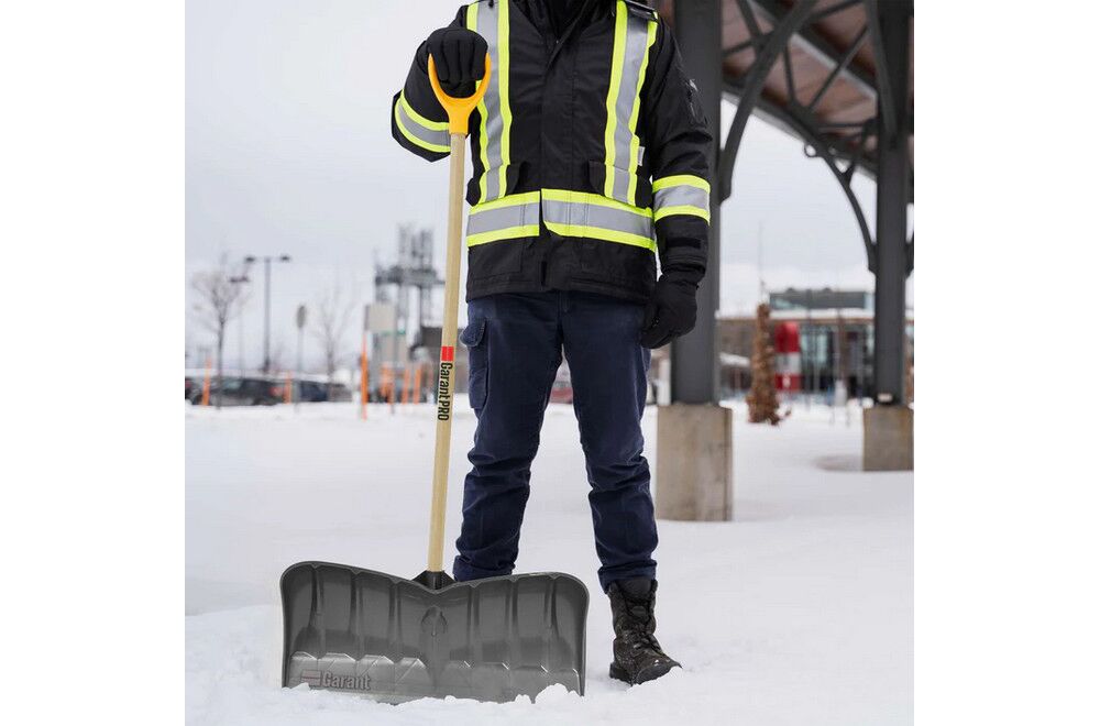 Garant Polypro 26 inch snow pusher GIPP26KD 5