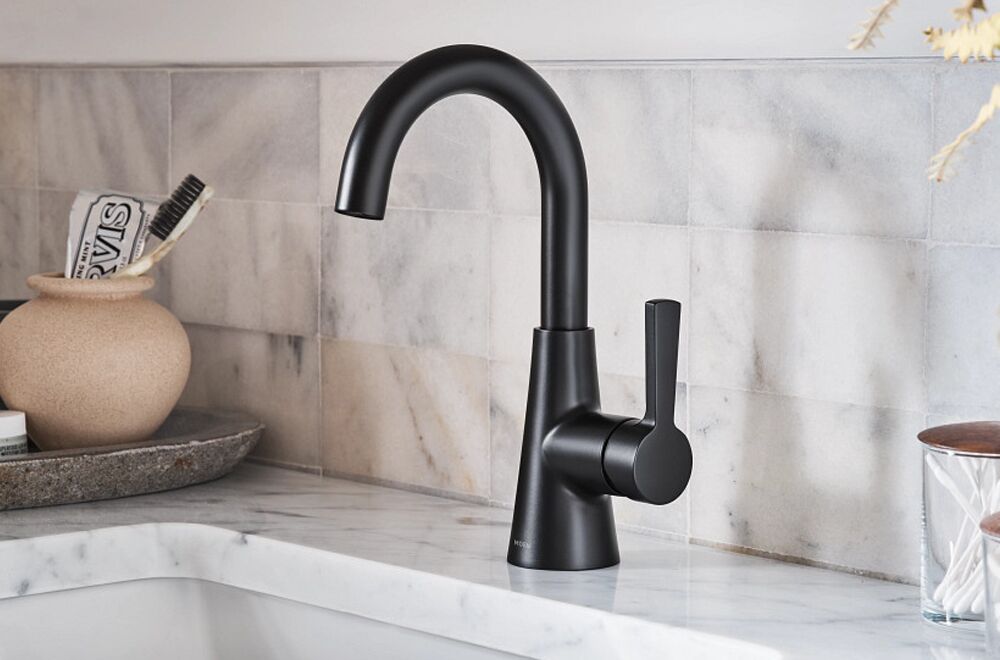 Moen Mikah 1 handle black 84310BL 2